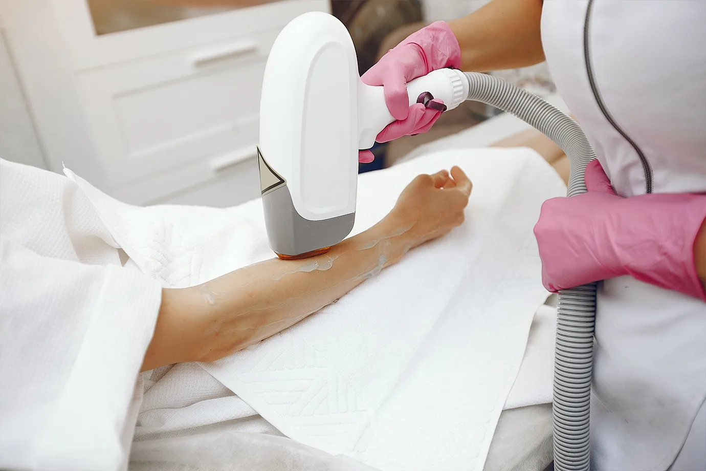 lazer-epilasyona-kac-yasinda-baslanilmali